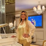 Cantora sofre suspeita de AVC e internação acende alerta sobre saúde de artistas em ritmo intenso de trabalho