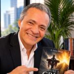 ENTRE A CRUZ E A GLÓRIA: A POESIA COMO CAMINHO DE RENDIÇÃO E ENCONTRO COM DEUS